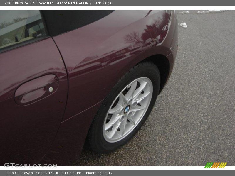 Merlot Red Metallic / Dark Beige 2005 BMW Z4 2.5i Roadster