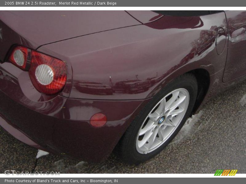 Merlot Red Metallic / Dark Beige 2005 BMW Z4 2.5i Roadster