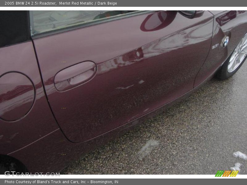 Merlot Red Metallic / Dark Beige 2005 BMW Z4 2.5i Roadster