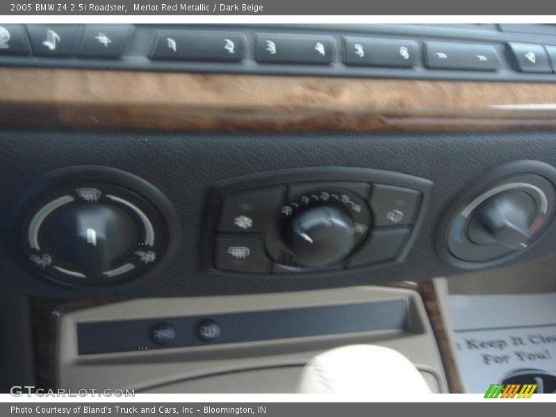 Merlot Red Metallic / Dark Beige 2005 BMW Z4 2.5i Roadster