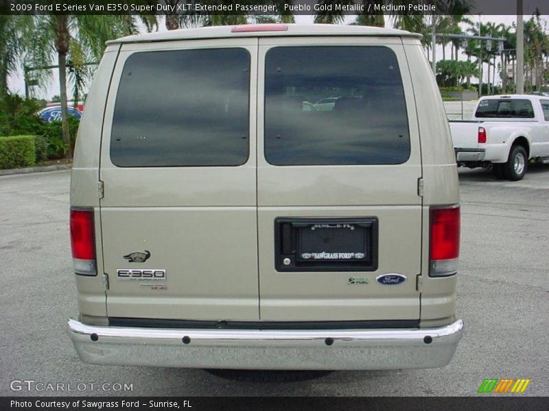 Pueblo Gold Metallic / Medium Pebble 2009 Ford E Series Van E350 Super Duty XLT Extended Passenger