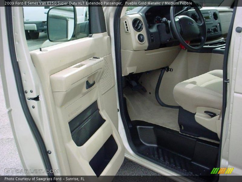Pueblo Gold Metallic / Medium Pebble 2009 Ford E Series Van E350 Super Duty XLT Extended Passenger