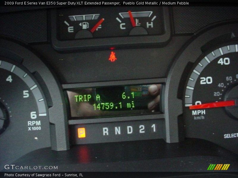 Pueblo Gold Metallic / Medium Pebble 2009 Ford E Series Van E350 Super Duty XLT Extended Passenger