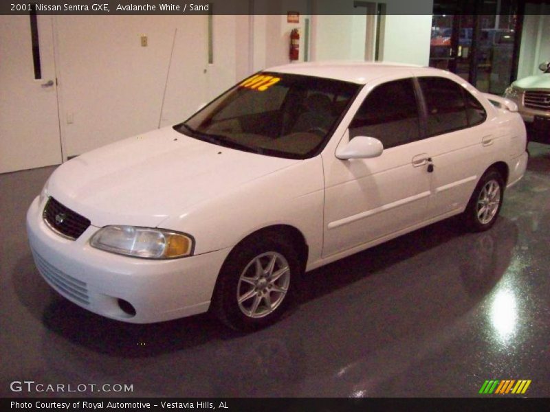 Avalanche White / Sand 2001 Nissan Sentra GXE