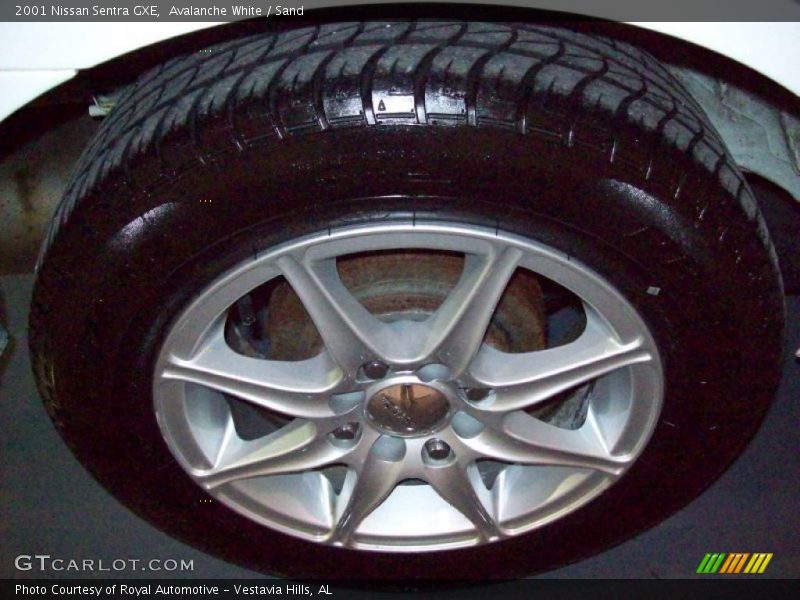 Avalanche White / Sand 2001 Nissan Sentra GXE