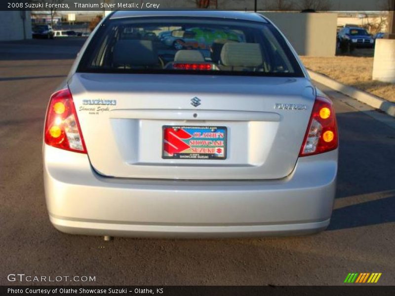Titanium Silver Metallic / Grey 2008 Suzuki Forenza