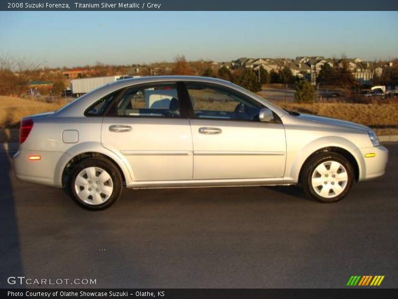 Titanium Silver Metallic / Grey 2008 Suzuki Forenza