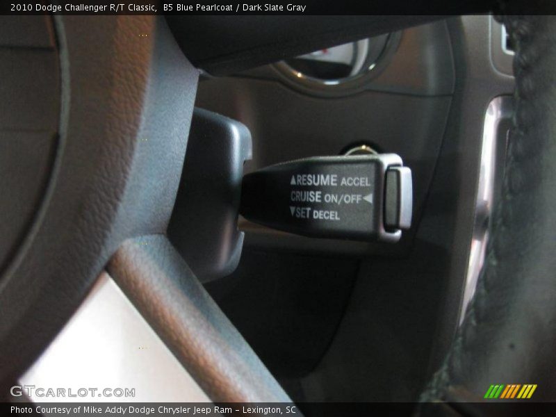 B5 Blue Pearlcoat / Dark Slate Gray 2010 Dodge Challenger R/T Classic