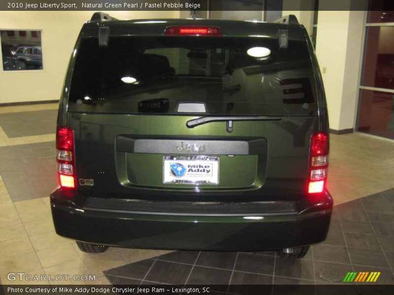 Natural Green Pearl / Pastel Pebble Beige 2010 Jeep Liberty Sport