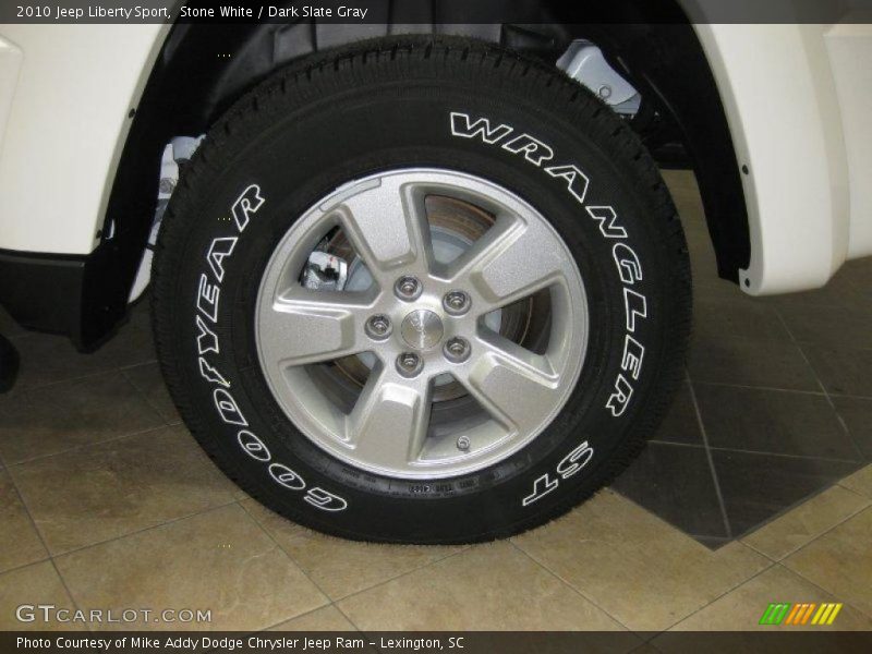 Stone White / Dark Slate Gray 2010 Jeep Liberty Sport