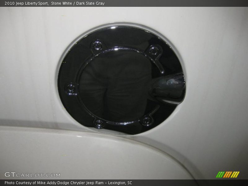 Stone White / Dark Slate Gray 2010 Jeep Liberty Sport