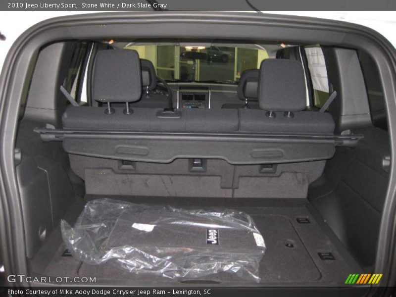 Stone White / Dark Slate Gray 2010 Jeep Liberty Sport