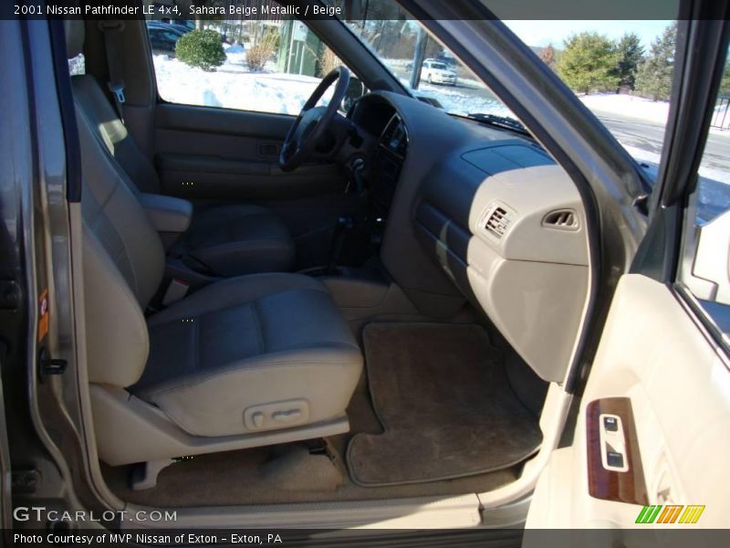 Sahara Beige Metallic / Beige 2001 Nissan Pathfinder LE 4x4