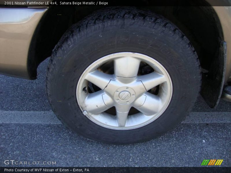 Sahara Beige Metallic / Beige 2001 Nissan Pathfinder LE 4x4