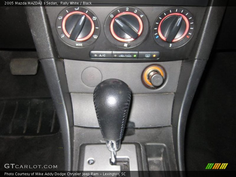 Rally White / Black 2005 Mazda MAZDA3 s Sedan