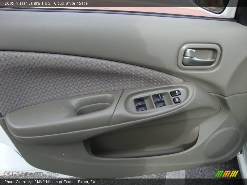 Cloud White / Sage 2005 Nissan Sentra 1.8 S
