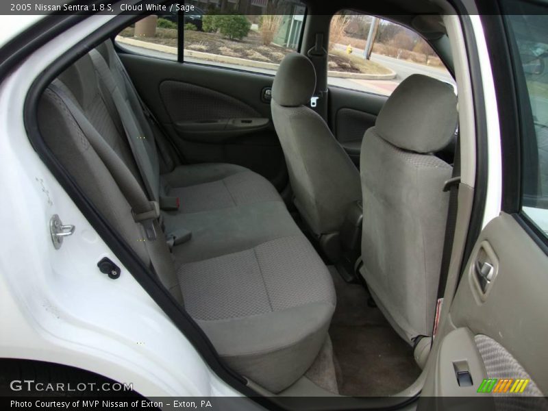 Cloud White / Sage 2005 Nissan Sentra 1.8 S