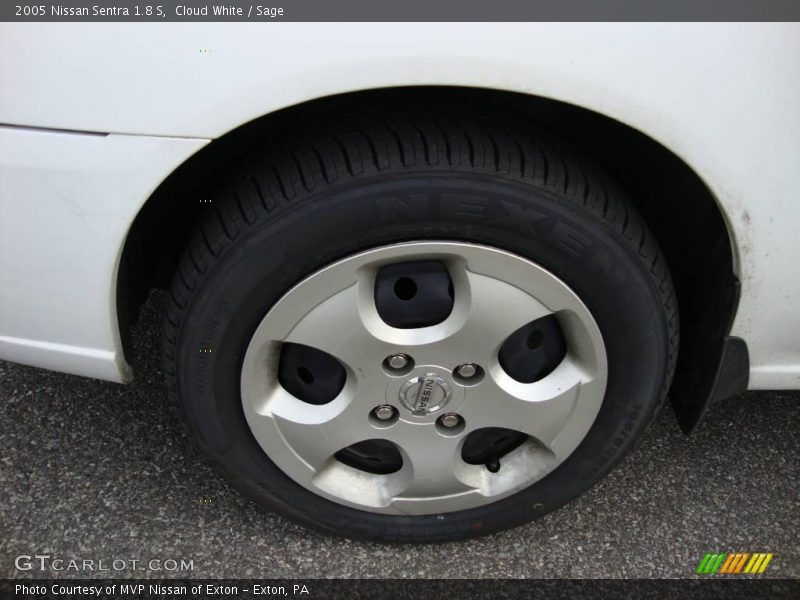 Cloud White / Sage 2005 Nissan Sentra 1.8 S