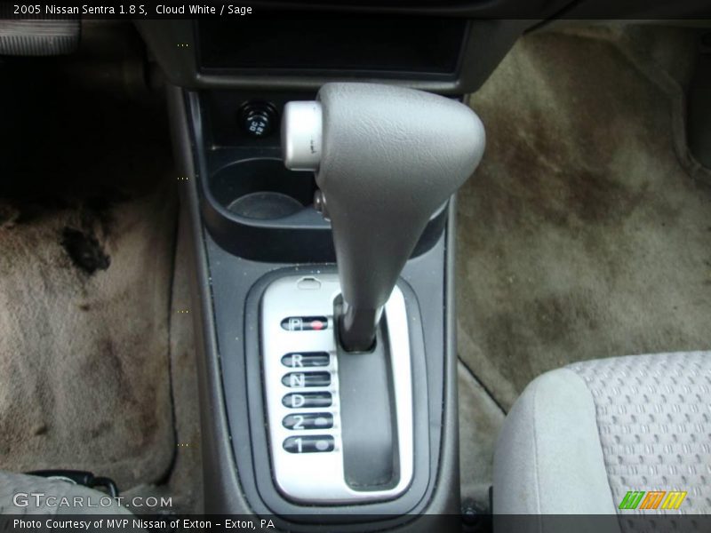 Cloud White / Sage 2005 Nissan Sentra 1.8 S