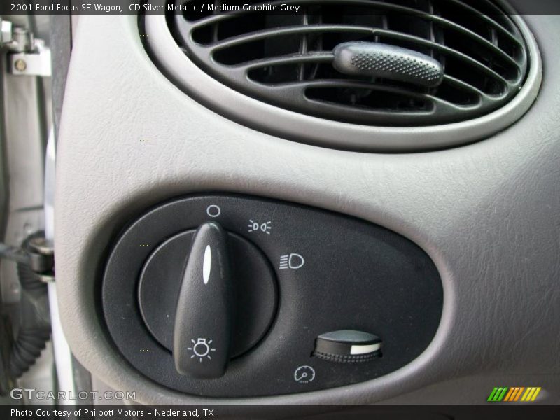 CD Silver Metallic / Medium Graphite Grey 2001 Ford Focus SE Wagon