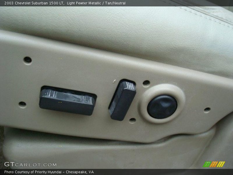 Light Pewter Metallic / Tan/Neutral 2003 Chevrolet Suburban 1500 LT