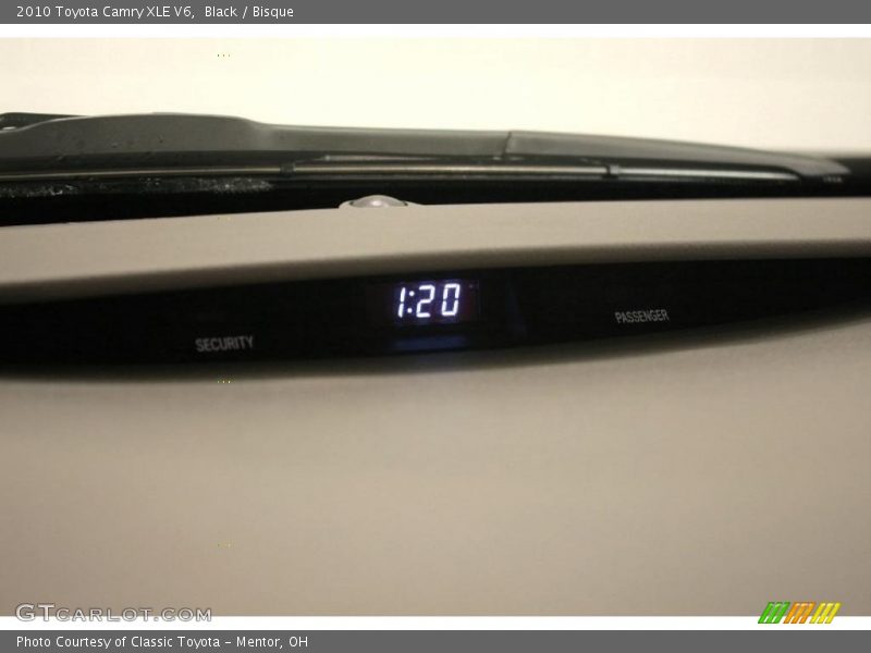 Black / Bisque 2010 Toyota Camry XLE V6