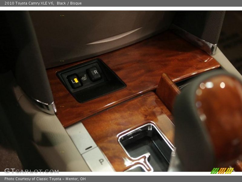 Black / Bisque 2010 Toyota Camry XLE V6