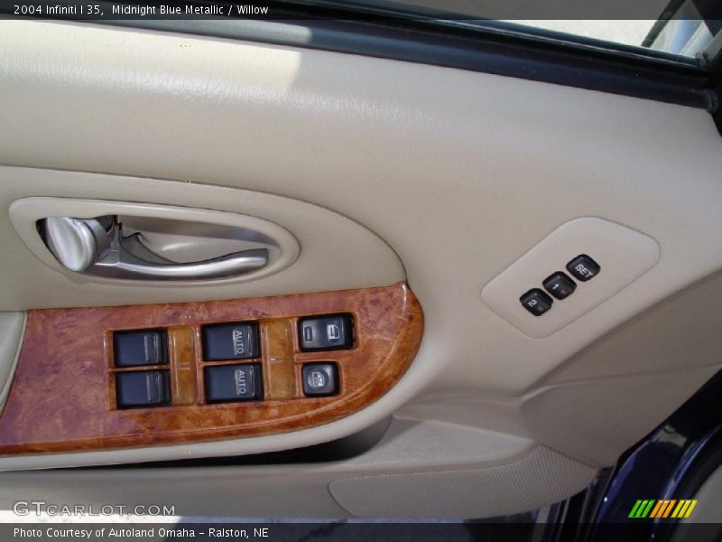 Midnight Blue Metallic / Willow 2004 Infiniti I 35