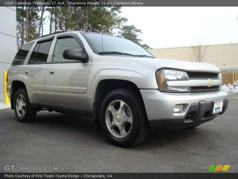Silverstone Metallic / Light Cashmere/Ebony 2005 Chevrolet TrailBlazer LT 4x4