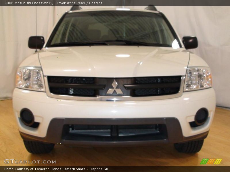 Dover White Pearl / Charcoal 2006 Mitsubishi Endeavor LS