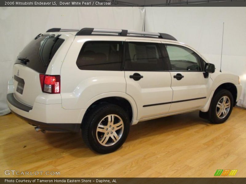 Dover White Pearl / Charcoal 2006 Mitsubishi Endeavor LS