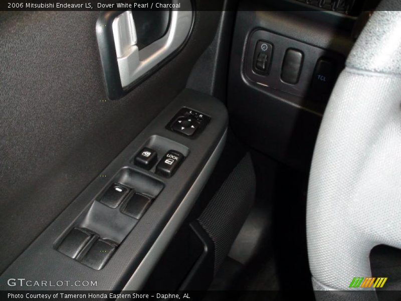 Dover White Pearl / Charcoal 2006 Mitsubishi Endeavor LS