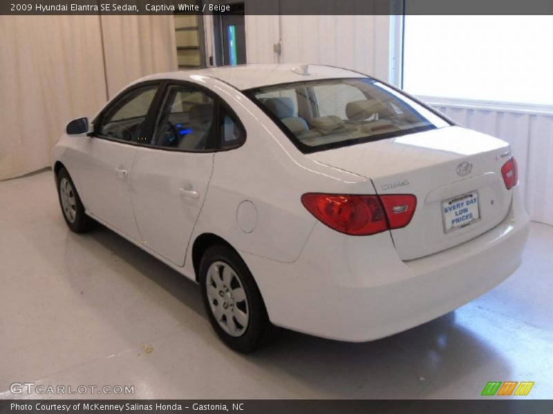 Captiva White / Beige 2009 Hyundai Elantra SE Sedan