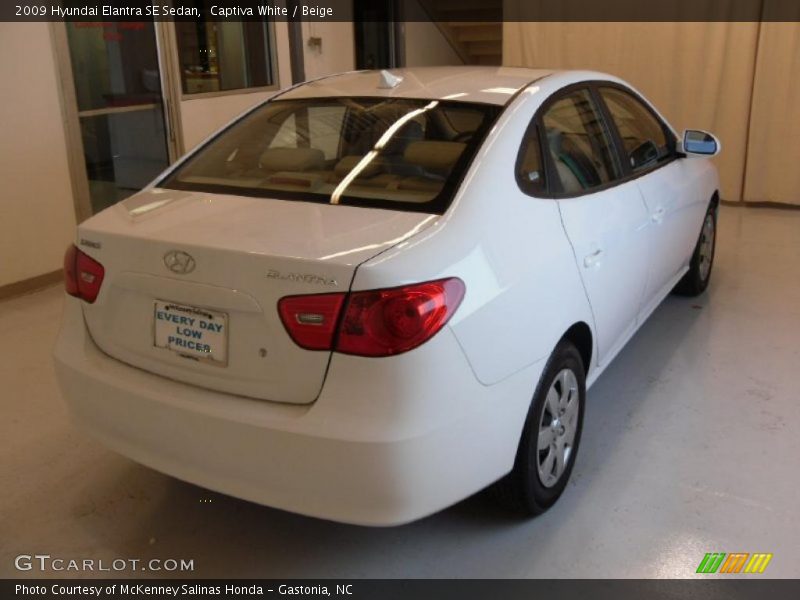 Captiva White / Beige 2009 Hyundai Elantra SE Sedan