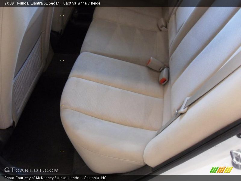 Captiva White / Beige 2009 Hyundai Elantra SE Sedan