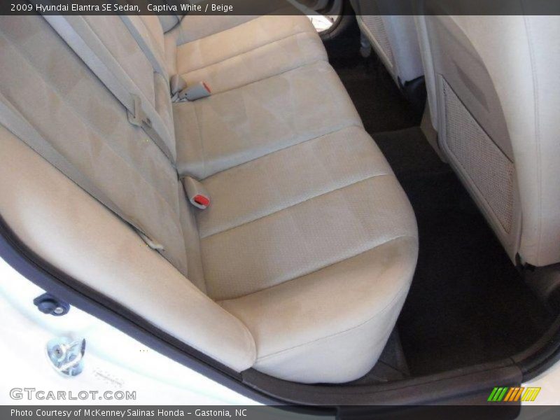 Captiva White / Beige 2009 Hyundai Elantra SE Sedan