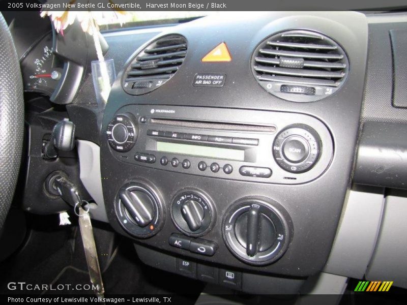 Harvest Moon Beige / Black 2005 Volkswagen New Beetle GL Convertible