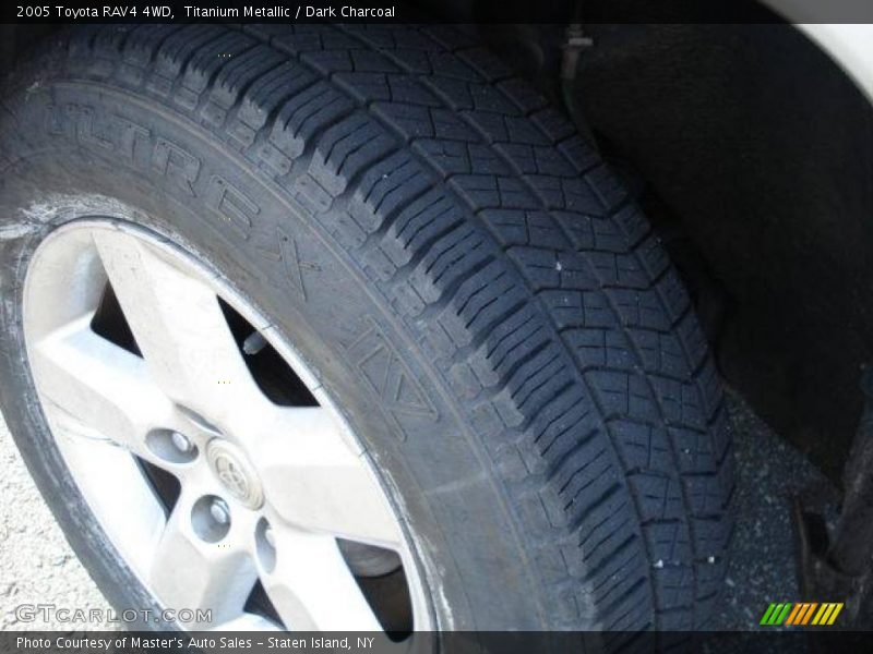 Titanium Metallic / Dark Charcoal 2005 Toyota RAV4 4WD