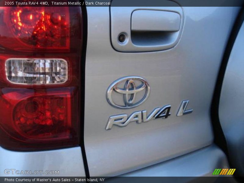 Titanium Metallic / Dark Charcoal 2005 Toyota RAV4 4WD