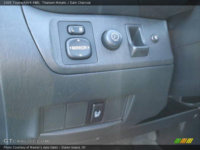 Titanium Metallic / Dark Charcoal 2005 Toyota RAV4 4WD