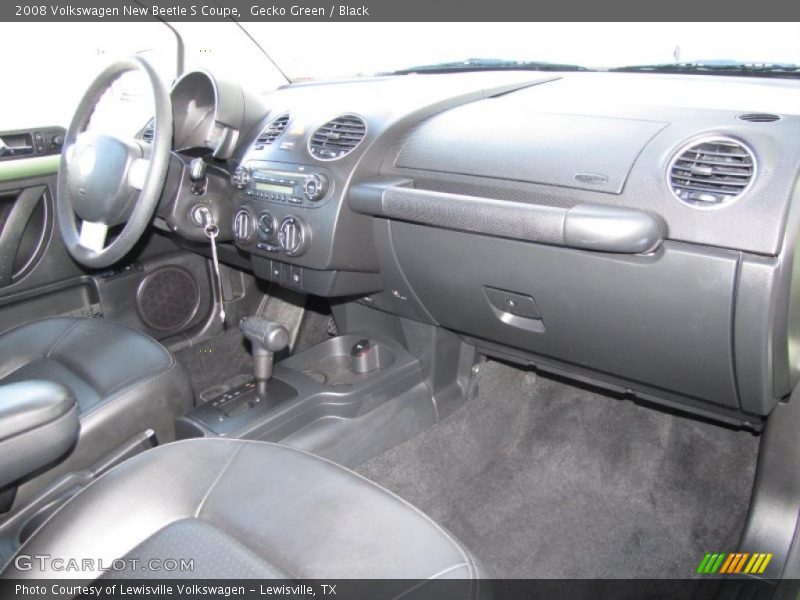 Gecko Green / Black 2008 Volkswagen New Beetle S Coupe