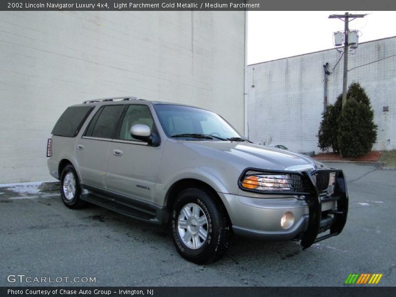 Light Parchment Gold Metallic / Medium Parchment 2002 Lincoln Navigator Luxury 4x4