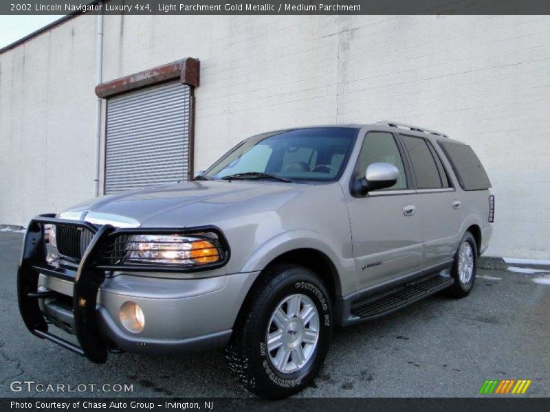 Light Parchment Gold Metallic / Medium Parchment 2002 Lincoln Navigator Luxury 4x4