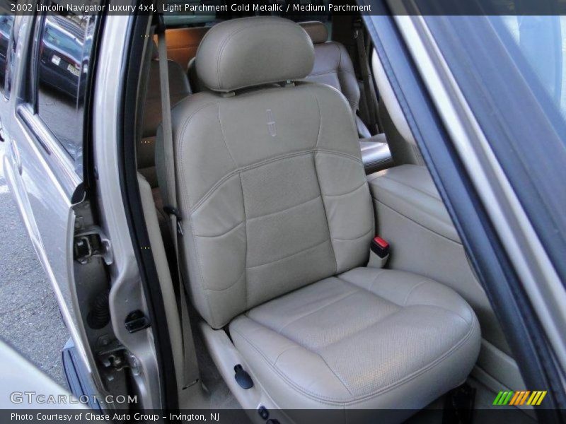 Light Parchment Gold Metallic / Medium Parchment 2002 Lincoln Navigator Luxury 4x4