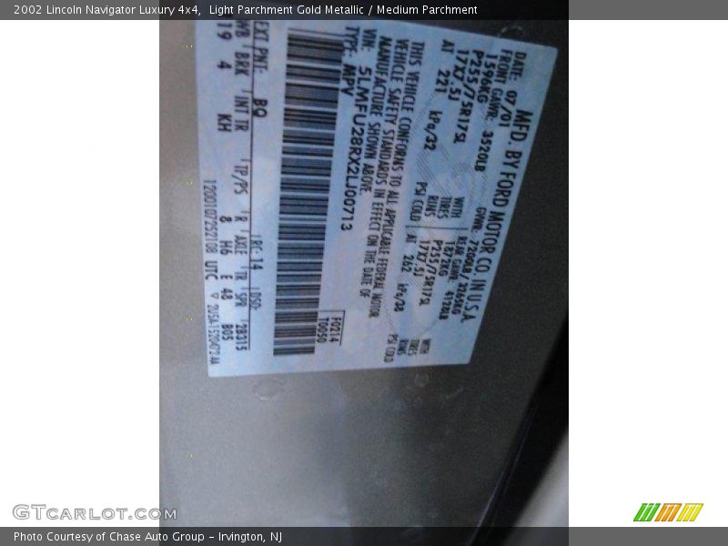 Light Parchment Gold Metallic / Medium Parchment 2002 Lincoln Navigator Luxury 4x4