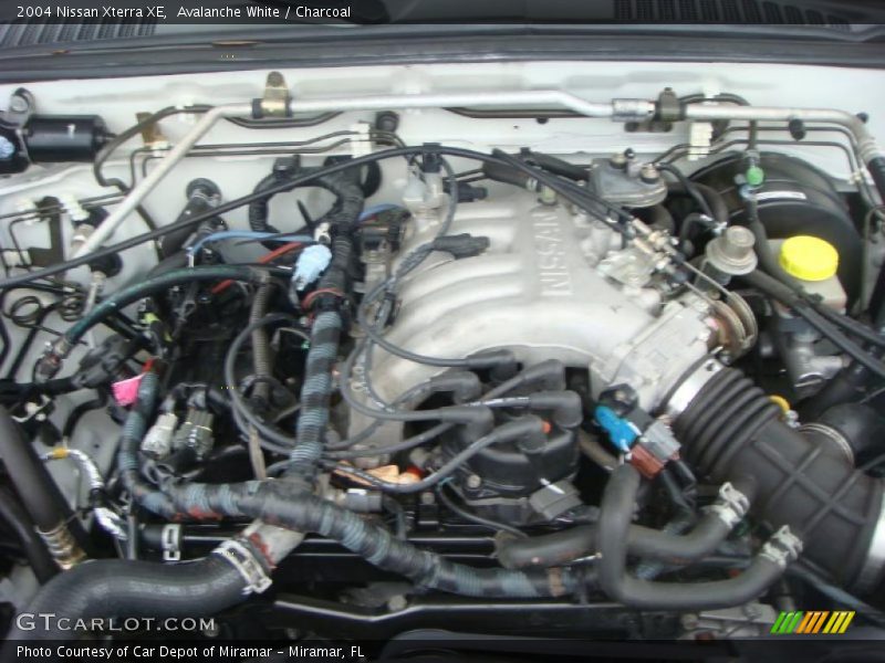 Avalanche White / Charcoal 2004 Nissan Xterra XE