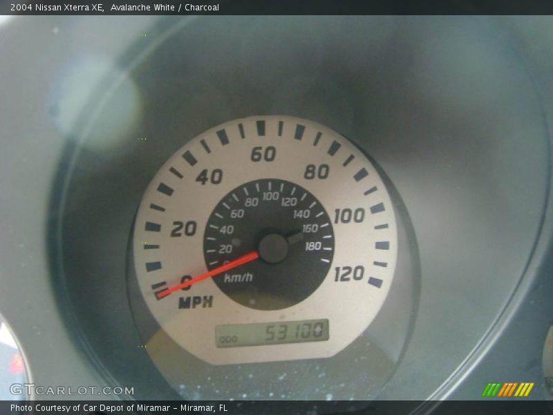 Avalanche White / Charcoal 2004 Nissan Xterra XE