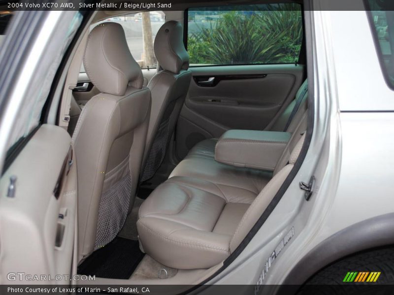 Silver Metallic / Beige/Light Sand 2004 Volvo XC70 AWD