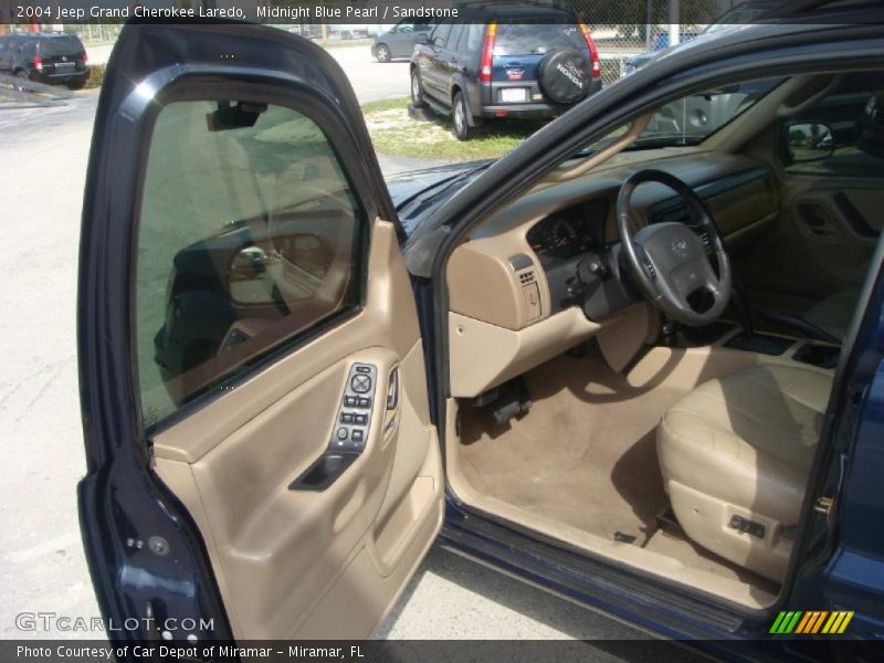 Midnight Blue Pearl / Sandstone 2004 Jeep Grand Cherokee Laredo