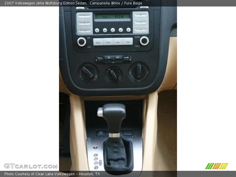 Campanella White / Pure Beige 2007 Volkswagen Jetta Wolfsburg Edition Sedan